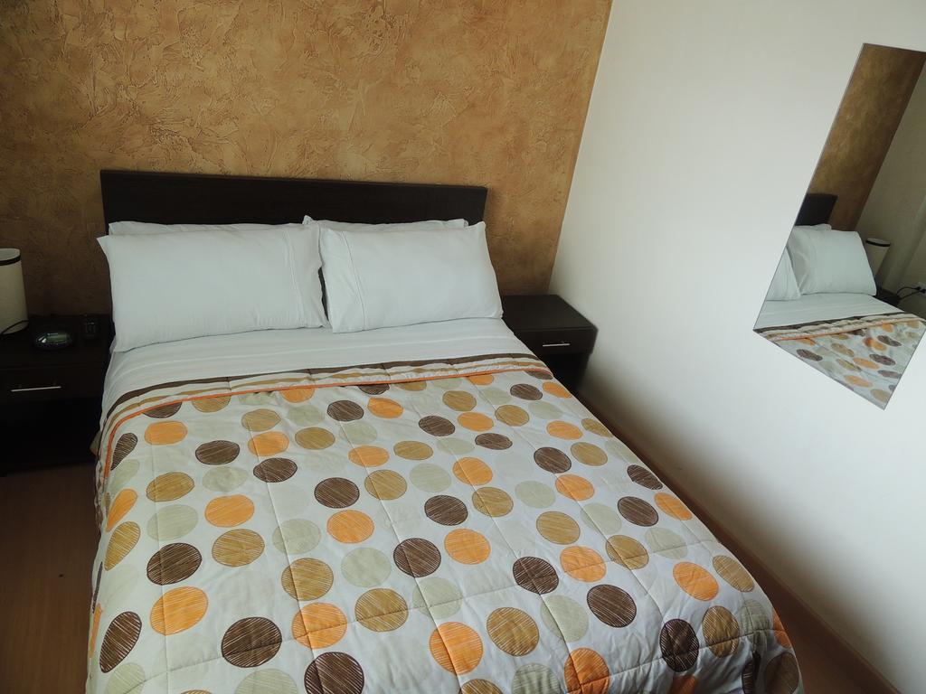 Titan Hotel & Spa Bogotá Zimmer foto